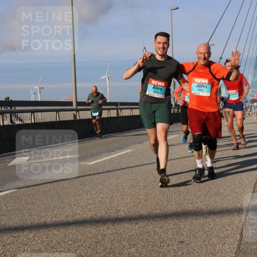 03.10.2025 - Köhlbrandbrückenlauf Strokosch-Dieckow http://msf.ph/oto/9109559 03.10.2025 09:40:49 Position 2 3659, 3305 meine-sportfotos.de