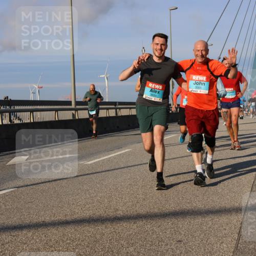 03.10.2025 - Köhlbrandbrückenlauf Strokosch-Dieckow http://msf.ph/oto/9109563 03.10.2025 09:40:49 Position 2 3659, 3305, 1273 meine-sportfotos.de