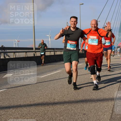 03.10.2025 - Köhlbrandbrückenlauf Strokosch-Dieckow http://msf.ph/oto/9109568 03.10.2025 09:40:49 Position 2 3659, 3305 meine-sportfotos.de