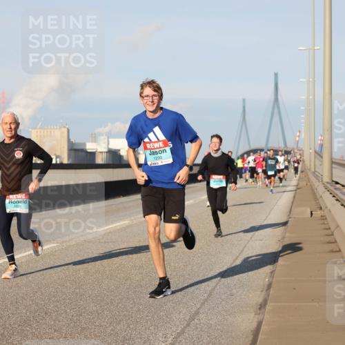 03.10.2025 - Köhlbrandbrückenlauf Lena Gebhardt http://msf.ph/oto/9109575 03.10.2025 09:41:23 Position 2 1020, 1230 meine-sportfotos.de