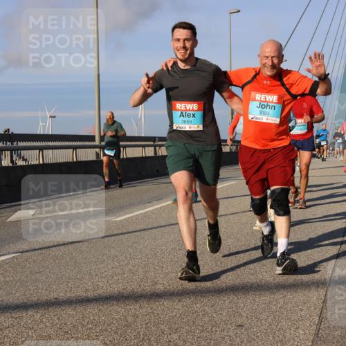 03.10.2025 - Köhlbrandbrückenlauf Strokosch-Dieckow http://msf.ph/oto/9109587 03.10.2025 09:40:49 Position 2 3659, 3305, 1273 meine-sportfotos.de