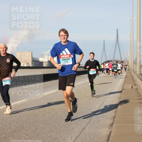 03.10.2025 - Köhlbrandbrückenlauf Lena Gebhardt http://msf.ph/oto/9109595 03.10.2025 09:41:23 Position 2 1230 meine-sportfotos.de