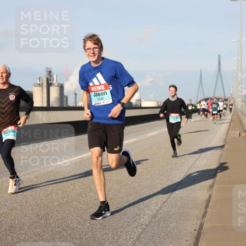 03.10.2025 - Köhlbrandbrückenlauf Lena Gebhardt http://msf.ph/oto/9109626 03.10.2025 09:41:23 Position 2 1230 meine-sportfotos.de