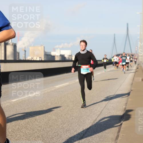 03.10.2025 - Köhlbrandbrückenlauf Lena Gebhardt http://msf.ph/oto/9109675 03.10.2025 09:41:24 Position 2 230 meine-sportfotos.de
