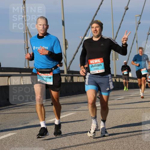 03.10.2025 - Köhlbrandbrückenlauf Strokosch-Dieckow http://msf.ph/oto/9109677 03.10.2025 09:40:56 Position 2 3301, 2989, 2985 meine-sportfotos.de