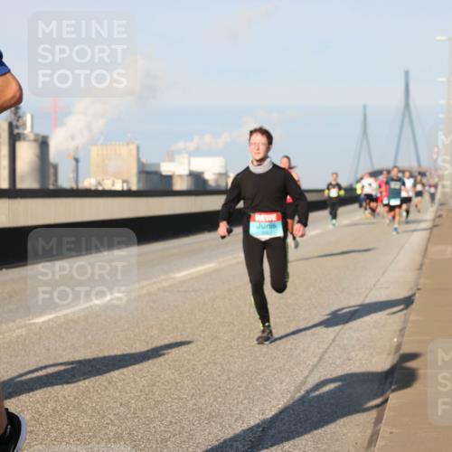 03.10.2025 - Köhlbrandbrückenlauf Lena Gebhardt http://msf.ph/oto/9109685 03.10.2025 09:41:24 Position 2  meine-sportfotos.de