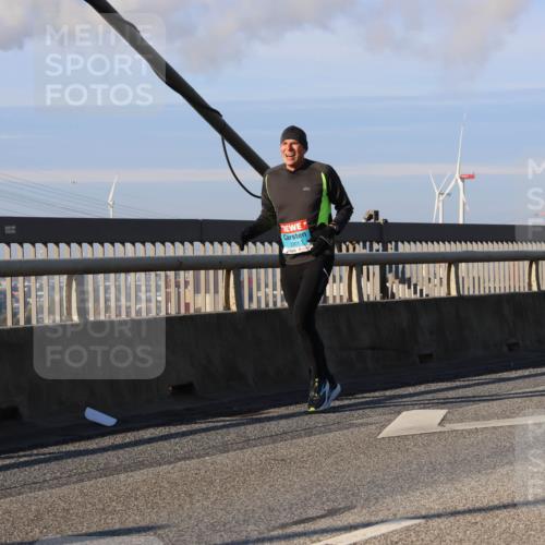 03.10.2025 - Köhlbrandbrückenlauf Strokosch-Dieckow http://msf.ph/oto/9109713 03.10.2025 09:41:00 Position 2 3301, 8820 meine-sportfotos.de