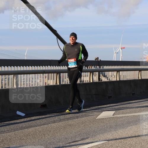 03.10.2025 - Köhlbrandbrückenlauf Strokosch-Dieckow http://msf.ph/oto/9109717 03.10.2025 09:41:00 Position 2 3301, 3820 meine-sportfotos.de