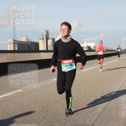 03.10.2025 - Köhlbrandbrückenlauf Lena Gebhardt http://msf.ph/oto/9109753 03.10.2025 09:41:25 Position 2 3083 meine-sportfotos.de