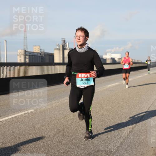 03.10.2025 - Köhlbrandbrückenlauf Lena Gebhardt http://msf.ph/oto/9109766 03.10.2025 09:41:25 Position 2 3083 meine-sportfotos.de
