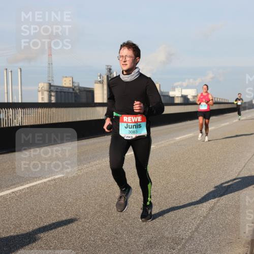 03.10.2025 - Köhlbrandbrückenlauf Lena Gebhardt http://msf.ph/oto/9109780 03.10.2025 09:41:25 Position 2 3083 meine-sportfotos.de