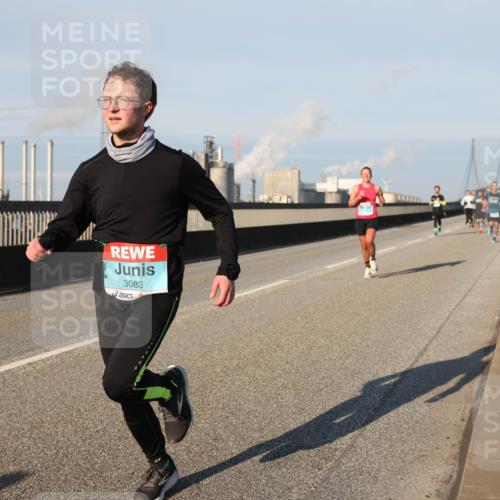 03.10.2025 - Köhlbrandbrückenlauf Lena Gebhardt http://msf.ph/oto/9109803 03.10.2025 09:41:26 Position 2 3083 meine-sportfotos.de
