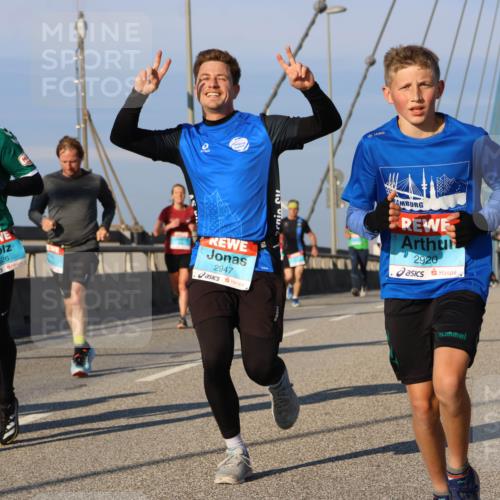 03.10.2025 - Köhlbrandbrückenlauf Strokosch-Dieckow http://msf.ph/oto/9109823 03.10.2025 09:41:09 Position 2 1526, 2947, 2920 meine-sportfotos.de