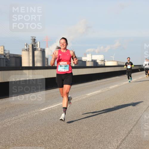 03.10.2025 - Köhlbrandbrückenlauf Lena Gebhardt http://msf.ph/oto/9109873 03.10.2025 09:41:27 Position 2 3249 meine-sportfotos.de