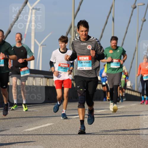 03.10.2025 - Köhlbrandbrückenlauf Strokosch-Dieckow http://msf.ph/oto/9109882 03.10.2025 09:41:18 Position 2 1493, 2587, 2728, 1105 meine-sportfotos.de