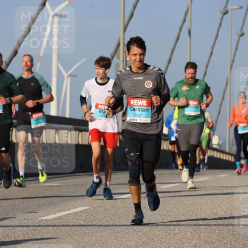 03.10.2025 - Köhlbrandbrückenlauf Strokosch-Dieckow http://msf.ph/oto/9109888 03.10.2025 09:41:18 Position 2 1493, 2720, 2587, 1105 meine-sportfotos.de