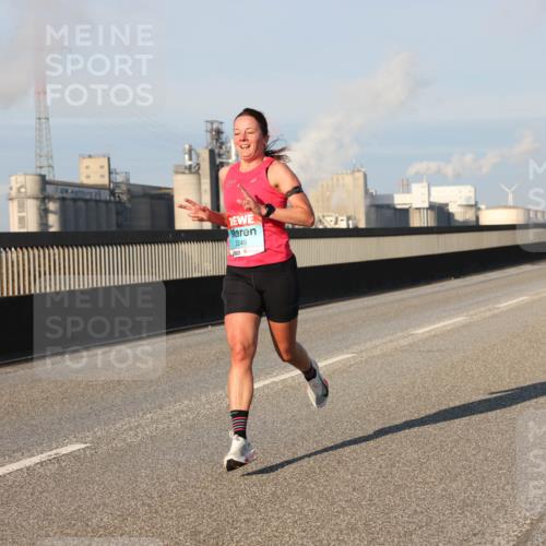 03.10.2025 - Köhlbrandbrückenlauf Lena Gebhardt http://msf.ph/oto/9109894 03.10.2025 09:41:27 Position 2 3249 meine-sportfotos.de