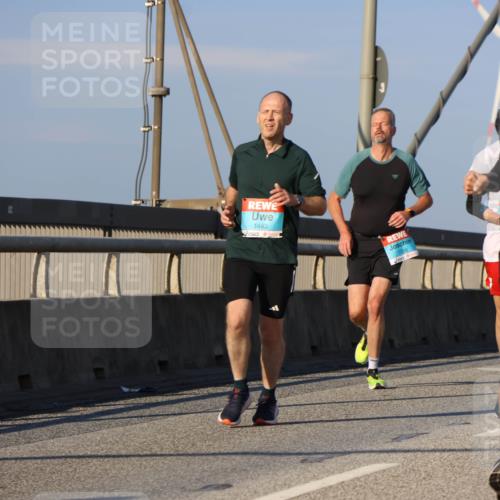 03.10.2025 - Köhlbrandbrückenlauf Strokosch-Dieckow http://msf.ph/oto/9109913 03.10.2025 09:41:19 Position 2 1493, 2587 meine-sportfotos.de