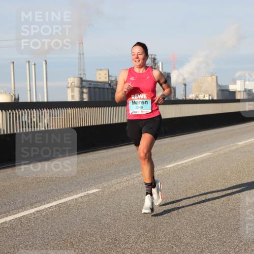 03.10.2025 - Köhlbrandbrückenlauf Lena Gebhardt http://msf.ph/oto/9109917 03.10.2025 09:41:28 Position 2 3249 meine-sportfotos.de