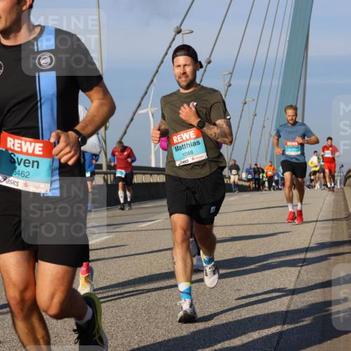 03.10.2025 - Köhlbrandbrückenlauf Strokosch-Dieckow http://msf.ph/oto/9110011 03.10.2025 09:41:31 Position 2 41, 1116, 8462, 1088 meine-sportfotos.de