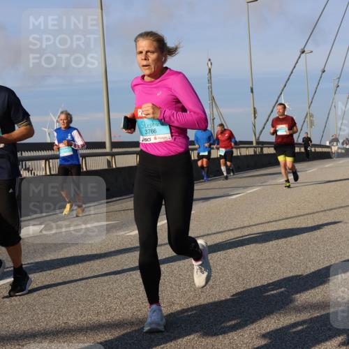 03.10.2025 - Köhlbrandbrückenlauf Strokosch-Dieckow http://msf.ph/oto/9110032 03.10.2025 09:41:34 Position 2 3766 meine-sportfotos.de