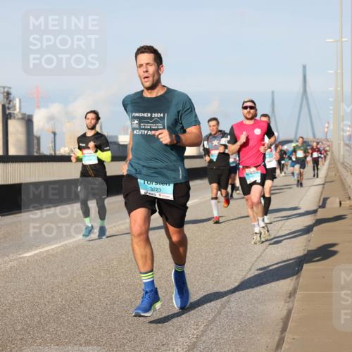 03.10.2025 - Köhlbrandbrückenlauf Lena Gebhardt http://msf.ph/oto/9110127 03.10.2025 09:41:31 Position 2 2024, 44, 1860, 3223 meine-sportfotos.de