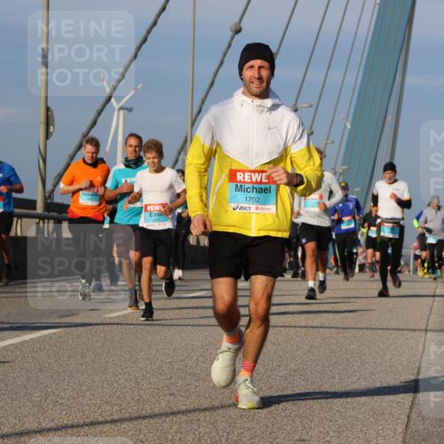 03.10.2025 - Köhlbrandbrückenlauf Strokosch-Dieckow http://msf.ph/oto/9110140 03.10.2025 09:41:49 Position 2 1878, 1702 meine-sportfotos.de