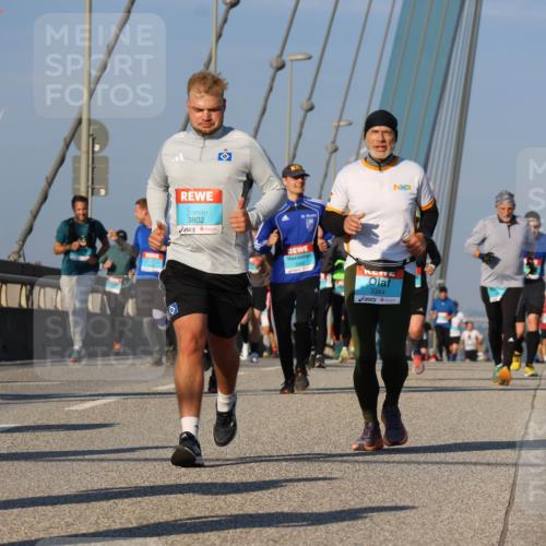 03.10.2025 - Köhlbrandbrückenlauf Strokosch-Dieckow http://msf.ph/oto/9110173 03.10.2025 09:41:51 Position 2 3655, 3802, 3344 meine-sportfotos.de