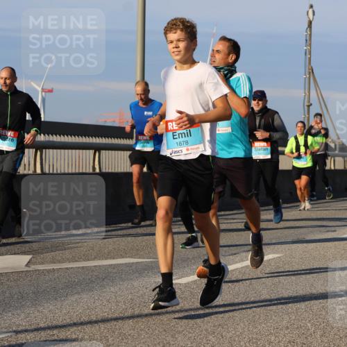 03.10.2025 - Köhlbrandbrückenlauf Strokosch-Dieckow http://msf.ph/oto/9110187 03.10.2025 09:41:53 Position 2 1313, 1878 meine-sportfotos.de
