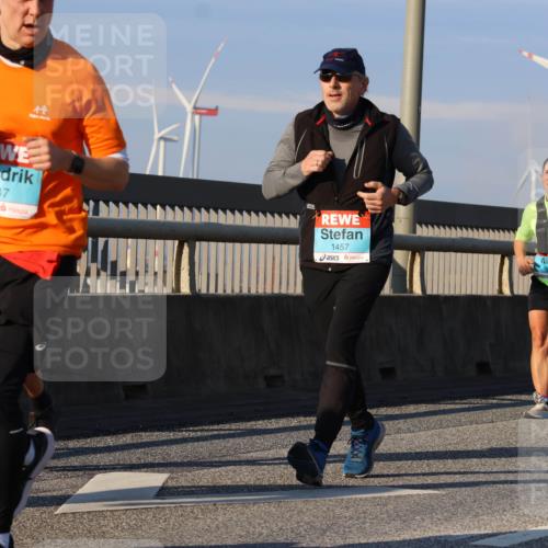 03.10.2025 - Köhlbrandbrückenlauf Strokosch-Dieckow http://msf.ph/oto/9110210 03.10.2025 09:41:55 Position 2 1447, 1457, 1836 meine-sportfotos.de