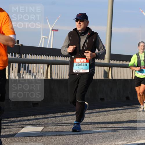 03.10.2025 - Köhlbrandbrückenlauf Strokosch-Dieckow http://msf.ph/oto/9110221 03.10.2025 09:41:55 Position 2 1447, 1457 meine-sportfotos.de