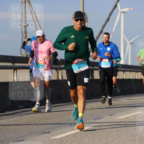 03.10.2025 - Köhlbrandbrückenlauf Strokosch-Dieckow http://msf.ph/oto/9110346 03.10.2025 09:42:11 Position 2 1321, 3812, 1370 meine-sportfotos.de