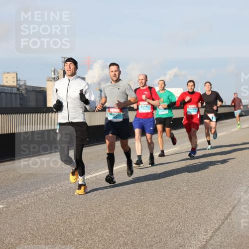 03.10.2025 - Köhlbrandbrückenlauf Lena Gebhardt http://msf.ph/oto/9110360 03.10.2025 09:41:36 Position 2  meine-sportfotos.de