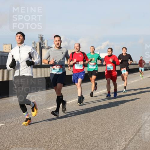 03.10.2025 - Köhlbrandbrückenlauf Lena Gebhardt http://msf.ph/oto/9110372 03.10.2025 09:41:36 Position 2 1069, 3491 meine-sportfotos.de