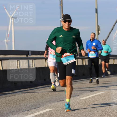 03.10.2025 - Köhlbrandbrückenlauf Strokosch-Dieckow http://msf.ph/oto/9110373 03.10.2025 09:42:13 Position 2 3812, 1370 meine-sportfotos.de