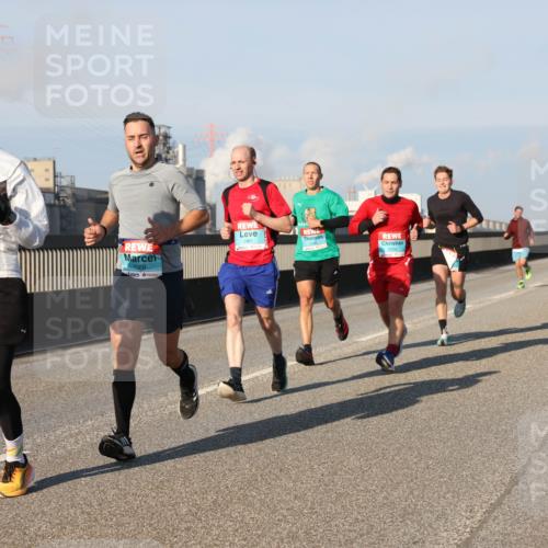 03.10.2025 - Köhlbrandbrückenlauf Lena Gebhardt http://msf.ph/oto/9110404 03.10.2025 09:41:36 Position 2 1069, 3491 meine-sportfotos.de