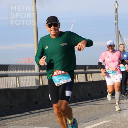 03.10.2025 - Köhlbrandbrückenlauf Strokosch-Dieckow http://msf.ph/oto/9110407 03.10.2025 09:42:14 Position 2 3812 meine-sportfotos.de