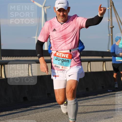 03.10.2025 - Köhlbrandbrückenlauf Strokosch-Dieckow http://msf.ph/oto/9110426 03.10.2025 09:42:15 Position 2 1321 meine-sportfotos.de