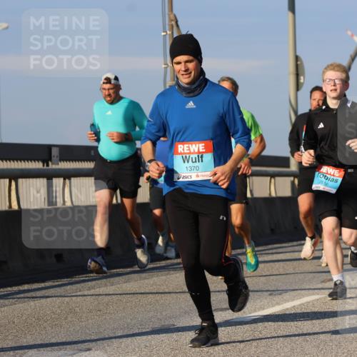 03.10.2025 - Köhlbrandbrückenlauf Strokosch-Dieckow http://msf.ph/oto/9110430 03.10.2025 09:42:17 Position 2 1370, 3516 meine-sportfotos.de