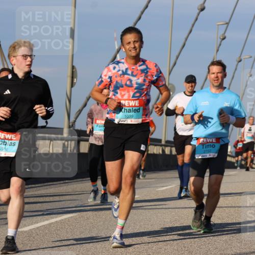 03.10.2025 - Köhlbrandbrückenlauf Strokosch-Dieckow http://msf.ph/oto/9110474 03.10.2025 09:42:18 Position 2 3516, 1039, 2732, 033 meine-sportfotos.de