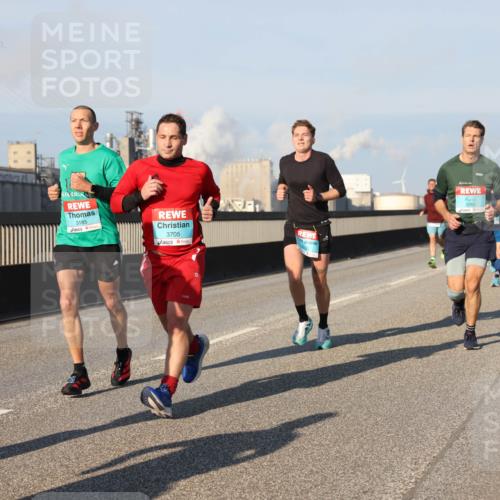 03.10.2025 - Köhlbrandbrückenlauf Lena Gebhardt http://msf.ph/oto/9110480 03.10.2025 09:41:38 Position 2 3491, 3185, 3705, 3763 meine-sportfotos.de