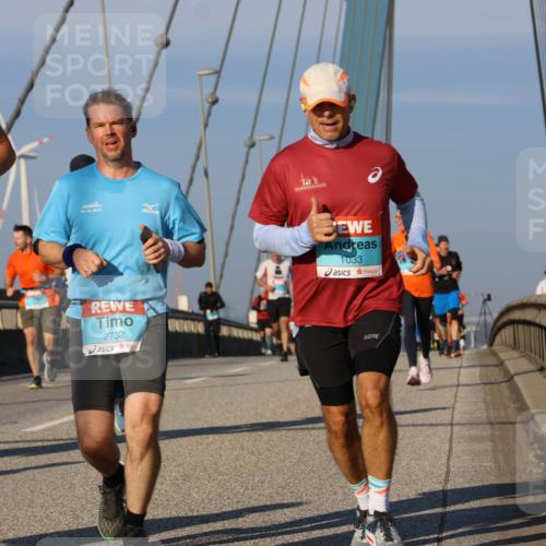 03.10.2025 - Köhlbrandbrückenlauf Strokosch-Dieckow http://msf.ph/oto/9110488 03.10.2025 09:42:20 Position 2 1039, 03, 10, 2015, 2732, 1033 meine-sportfotos.de