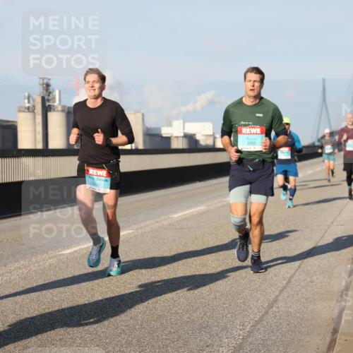 03.10.2025 - Köhlbrandbrückenlauf Lena Gebhardt http://msf.ph/oto/9110538 03.10.2025 09:41:38 Position 2 3763 meine-sportfotos.de