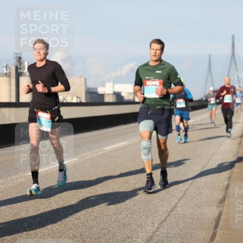 03.10.2025 - Köhlbrandbrückenlauf Lena Gebhardt http://msf.ph/oto/9110555 03.10.2025 09:41:38 Position 2  meine-sportfotos.de