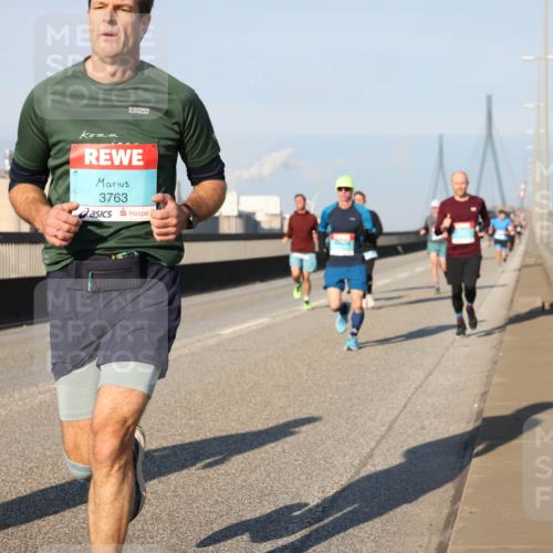 03.10.2025 - Köhlbrandbrückenlauf Lena Gebhardt http://msf.ph/oto/9110594 03.10.2025 09:41:40 Position 2 35, 3763 meine-sportfotos.de