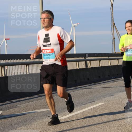 03.10.2025 - Köhlbrandbrückenlauf Strokosch-Dieckow http://msf.ph/oto/9110599 03.10.2025 09:42:33 Position 2 3236, 1312 meine-sportfotos.de