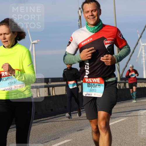 03.10.2025 - Köhlbrandbrückenlauf Strokosch-Dieckow http://msf.ph/oto/9110629 03.10.2025 09:42:34 Position 2 1312, 3053 meine-sportfotos.de