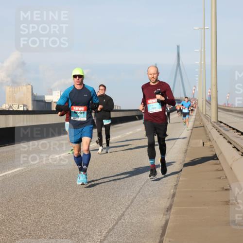 03.10.2025 - Köhlbrandbrückenlauf Lena Gebhardt http://msf.ph/oto/9110683 03.10.2025 09:41:41 Position 2 3834 meine-sportfotos.de