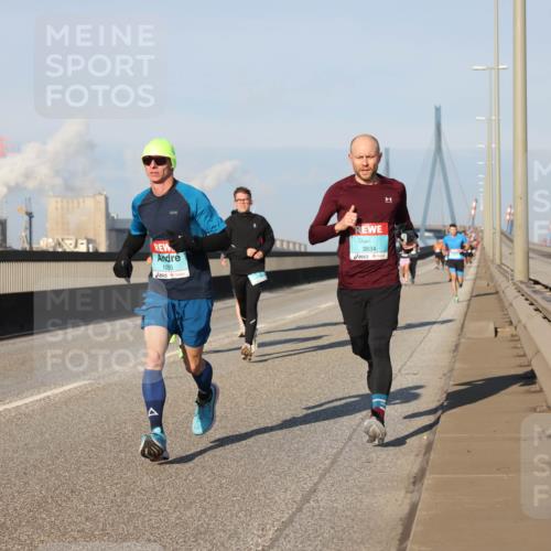 03.10.2025 - Köhlbrandbrückenlauf Lena Gebhardt http://msf.ph/oto/9110724 03.10.2025 09:41:41 Position 2 1050, 3834 meine-sportfotos.de