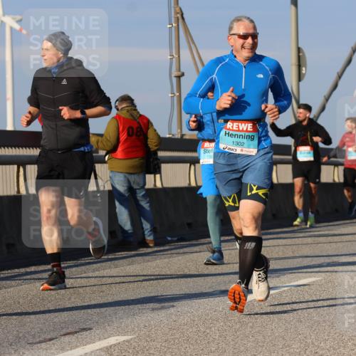03.10.2025 - Köhlbrandbrückenlauf Strokosch-Dieckow http://msf.ph/oto/9110755 03.10.2025 09:42:55 Position 2 08, 1302, 132 meine-sportfotos.de